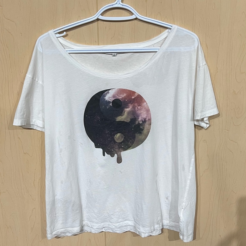 Talula White Graphic Tee size L